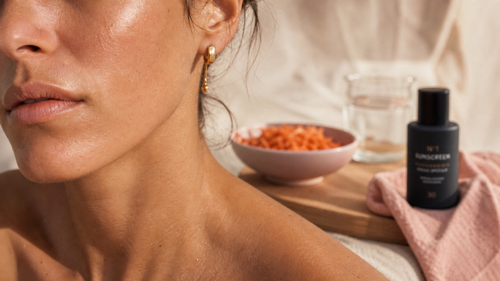 Comment bronzer naturellement sans brûler : hâle sain, peau visage et cou légèrement bronzée