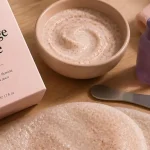 Meilleur gommage visage pour peau sensible, grasse ou sèche